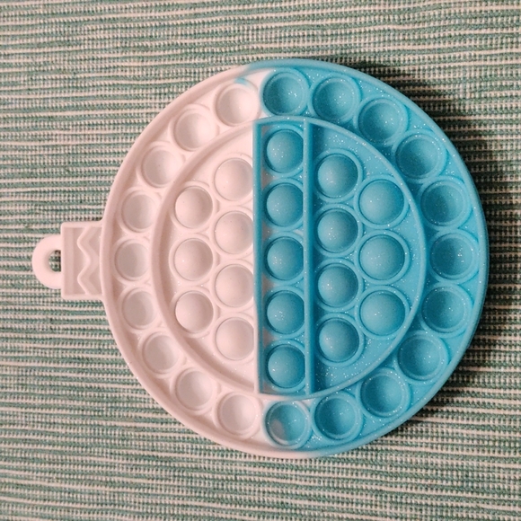 Glitter POP IT☃️FIDGET🎅 ORNAMENTS ⛄ HANGS ON THE🎄 - Picture 1 of 6